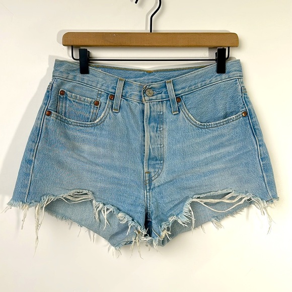 LEVI’S 501 Light Wash Distressed Denim Shorts - Picture 7 of 10